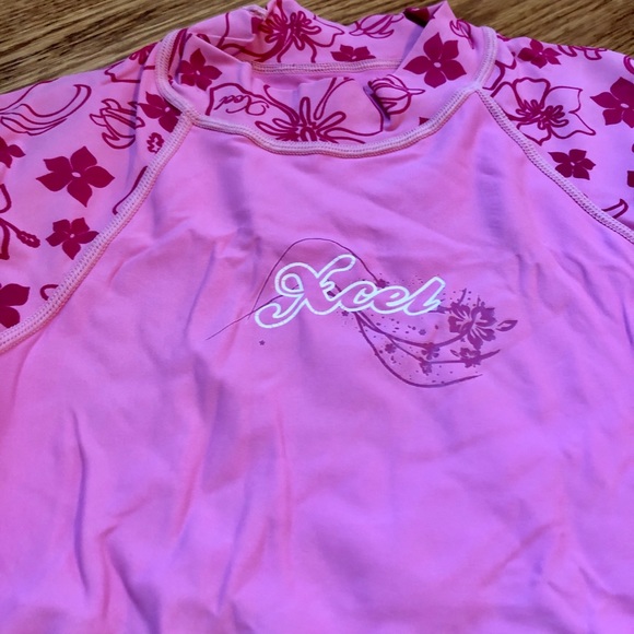 Girls rash guard swim top -pink - Picture 2 of 4